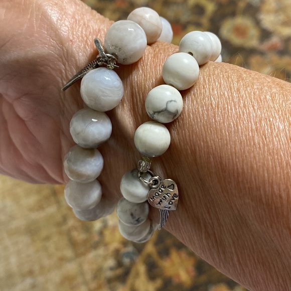 Beautiful Omi  stretch beaded bracelets - Picture 5 of 5